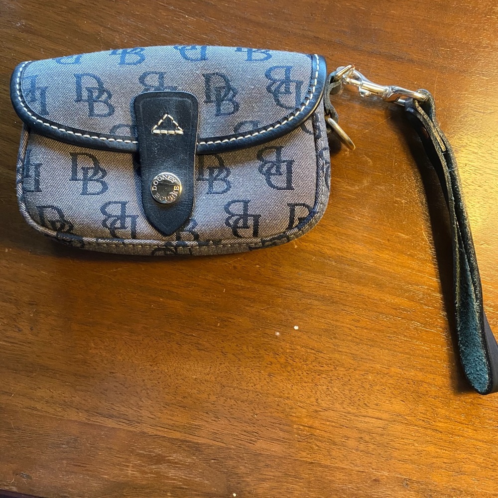 Dooney & Bourke Clutch.